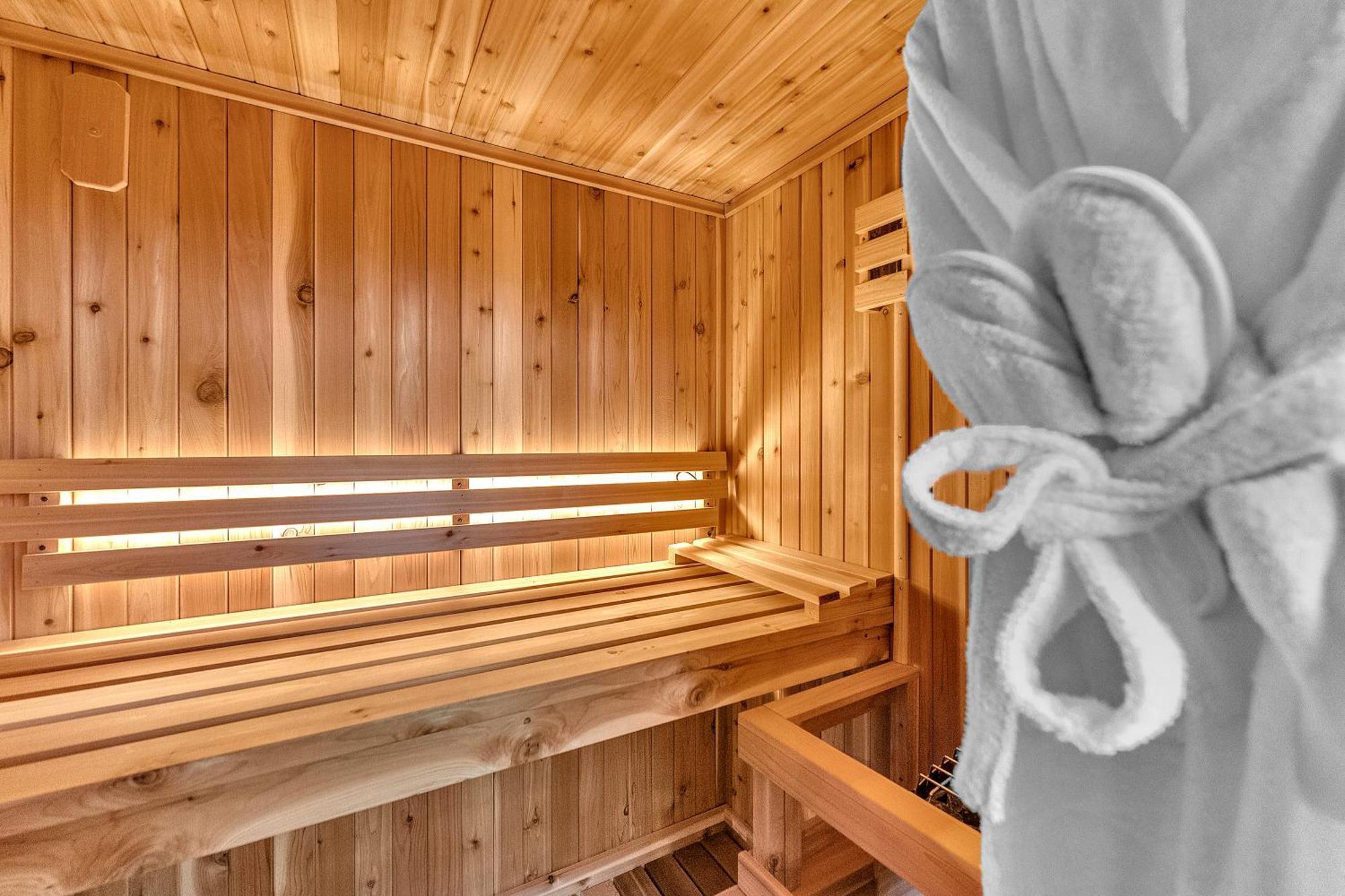 Family Chalet With Sauna, Hottub, Heavenly Views! Mins To Downtown! แกตลิงเบิร์ก ภายนอก รูปภาพ